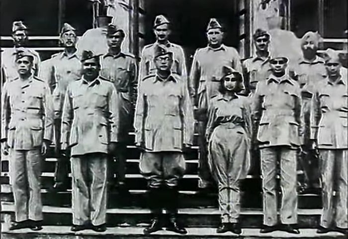 नेताजी सुभाष चंद्र बोस इंडियन नेशनल आर्मी या आज़ाद हिंद फौज