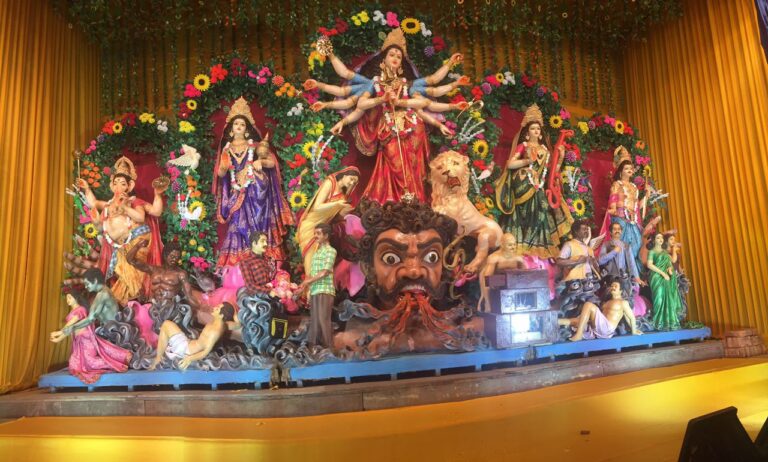 Kolkata’s intriguing Puja Pandals– From social issues, self obsession to cycle of life