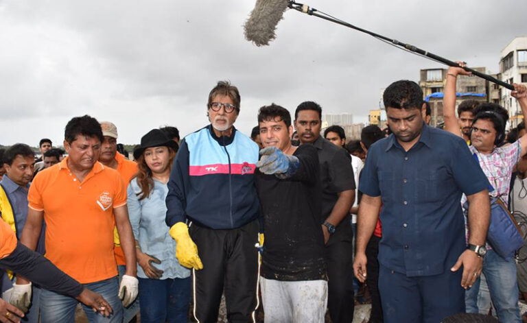 Fadnavis fails to persuade Afroz Shah, as Swachh Bharat icon quits Versova Beach clean up