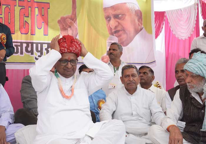 Anna Hazare BJP Farmer Lokpal