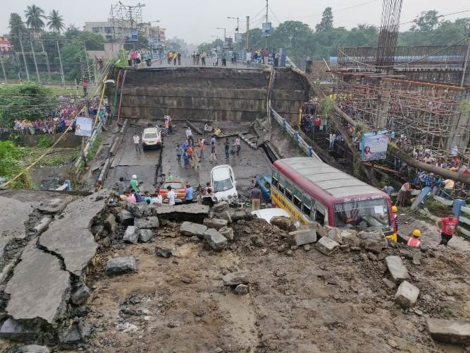 Majerhat kolkata Bridge collapse Bengal