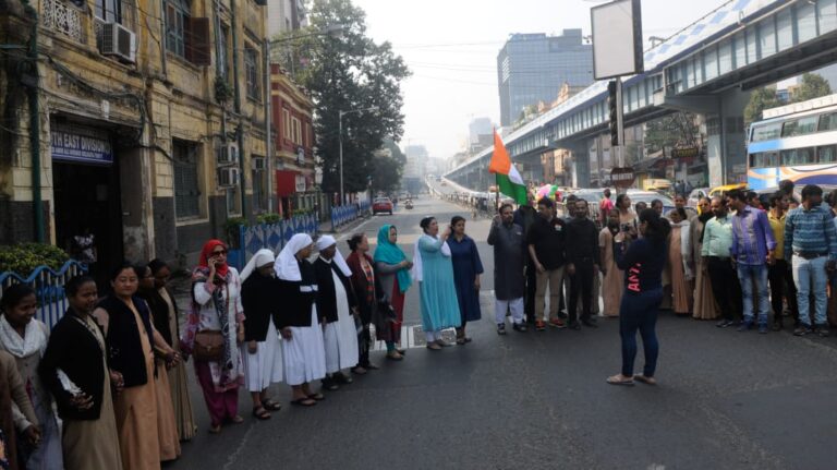 Massive Human Chain formed across Kolkata to protest against CAA, NRC and NPR