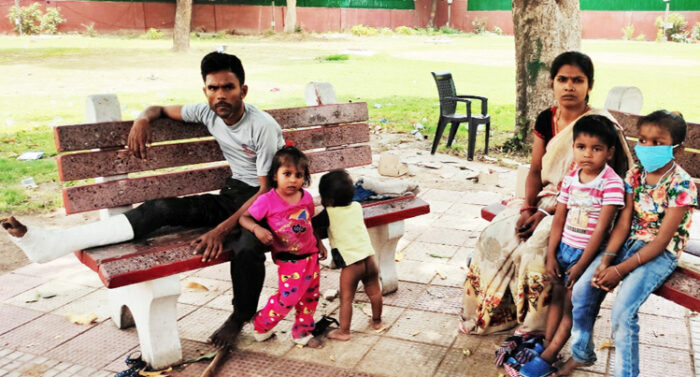 migrants and Congress starvation lockdown delhi Priyanka Gandhi