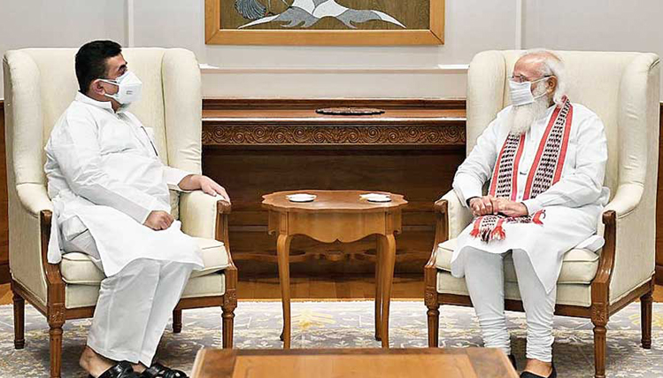 Is Delhi creating another power center in Bengal BJP?