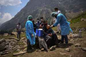 pulitzer prize award photography danish adnan amit sanna covid india reuters