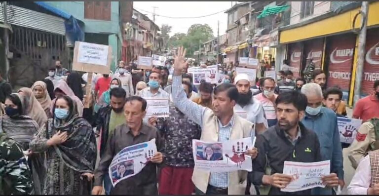 As Kashmiri Pandits flee from the valley Muslims hit streets to stop them