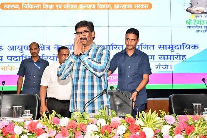 Channels hurry to write obituaries but Hemant Soren celebrates his work