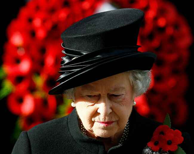 queen elizabeth II passes away royal family monarch