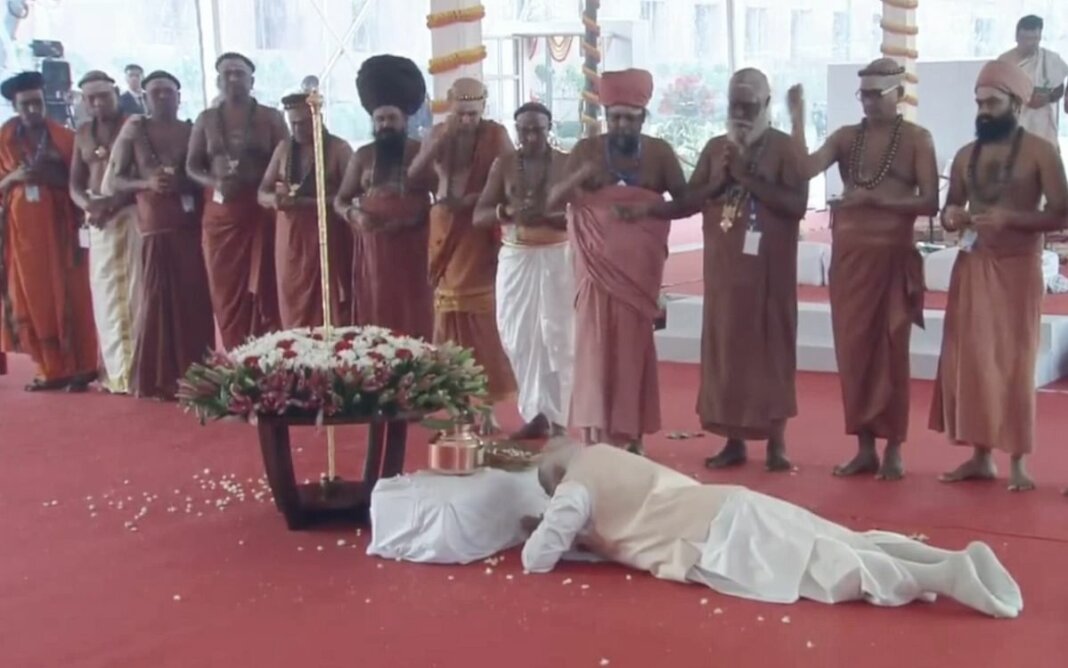 संसद भवन का उद्घाटन New Parliament Inauguration PM Modi prostrated to Sengol
