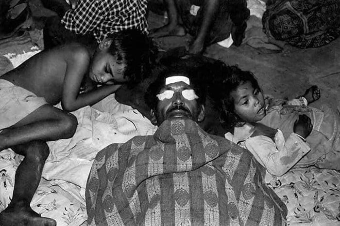 bhopal gas disaster tragedy victims survivors treatment