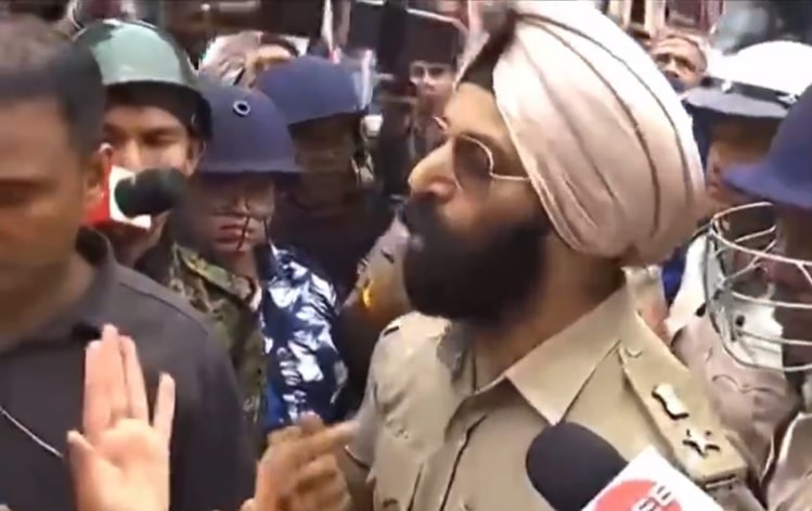 “मैंने पगड़ी पहना है इसलिए आप मुझे खालिस्तानी बोल रहे”- एक आईपीएस अधिकारी का बीजेपी नेताओं को जवाब खालिस्तानी आईपीएस अधिकारी जसप्रीत सिंह संदेशखाली बंगाल भाजपा