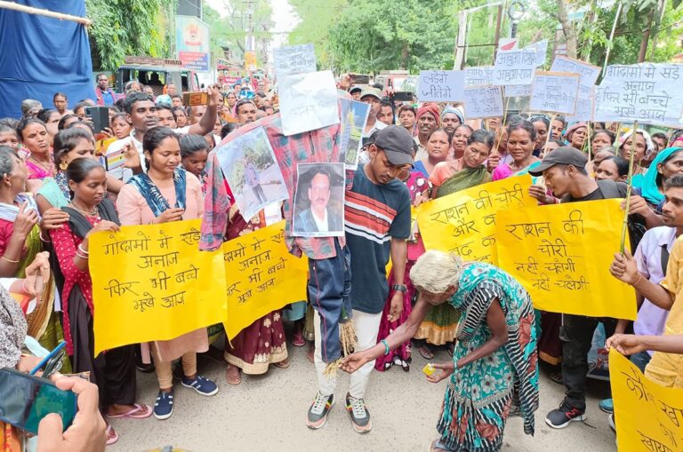 राशन पर ओटीपी की मुहर: झारखंड की हाशिए की आबादी भूख और अपमान के बीच फंसी